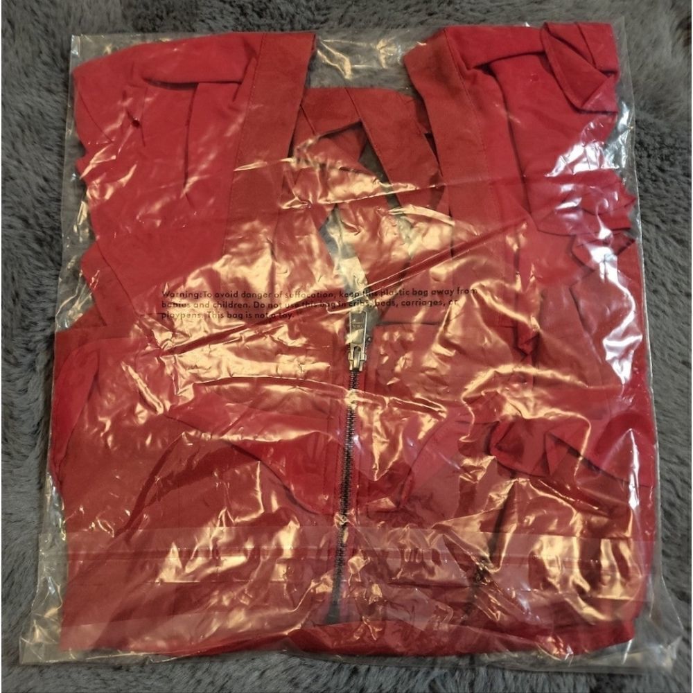 NWT Red Nasty Gal Flutter Crop Top XS, S, M - Picture 3 of 4